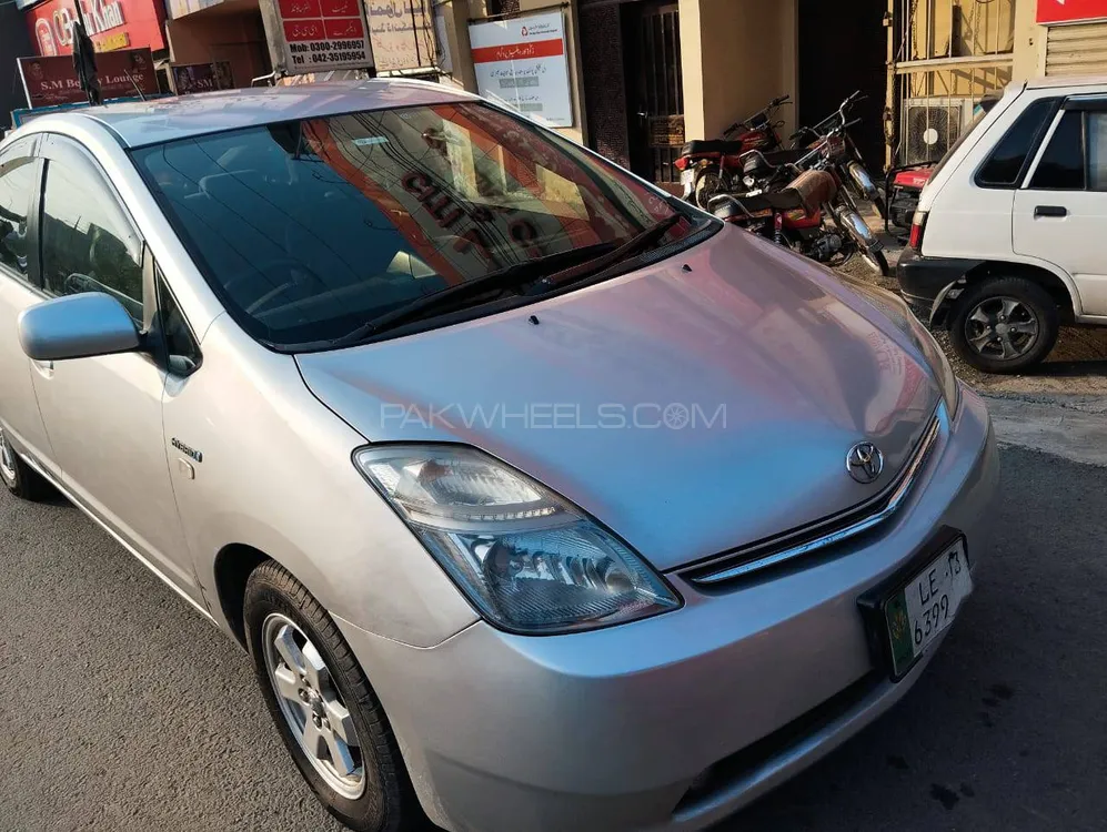 Toyota Prius 2008 for Sale in Lahore Image-1