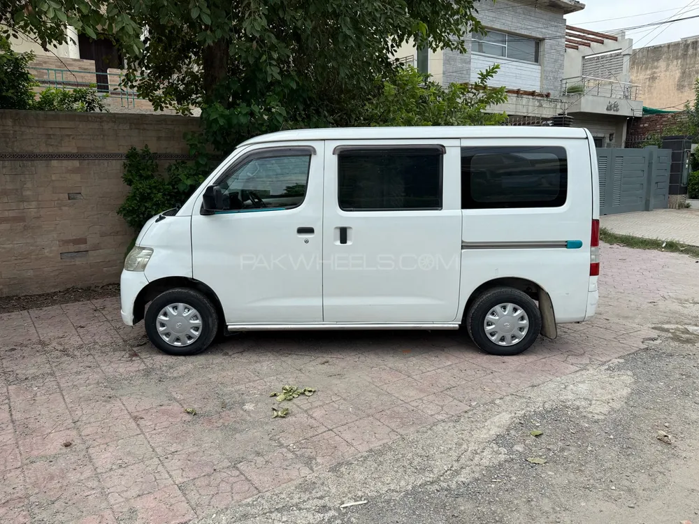 Toyota Town Ace 2014 for Sale in Lahore Image-1