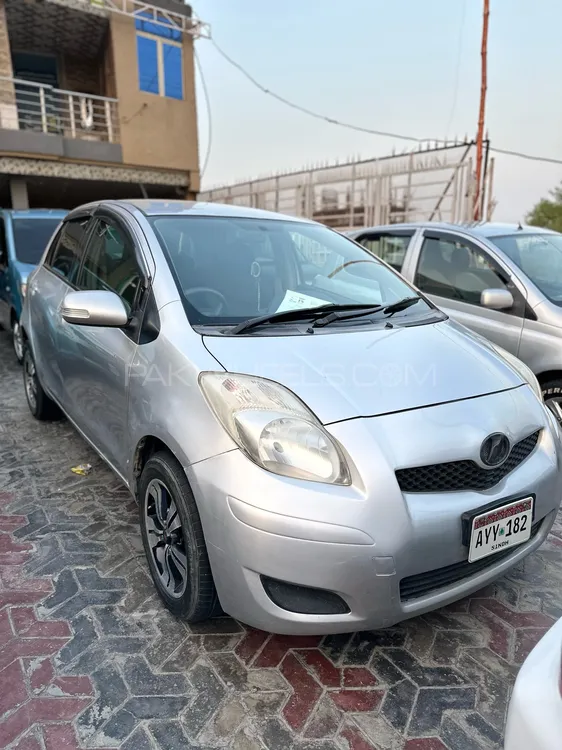 Toyota Vitz 2007 for Sale in Peshawar Image-1