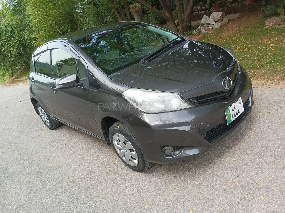 Toyota Vitz 2012 for Sale in Islamabad Image-1