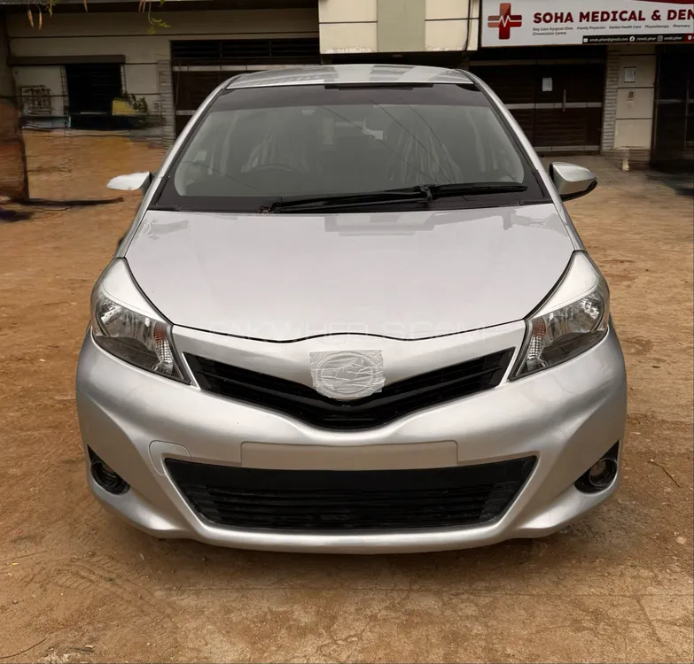 Toyota Vitz 2014 for Sale in Karachi Image-1