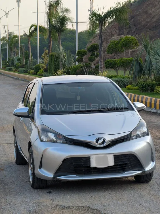 Toyota Vitz 2015 for Sale in Islamabad Image-1