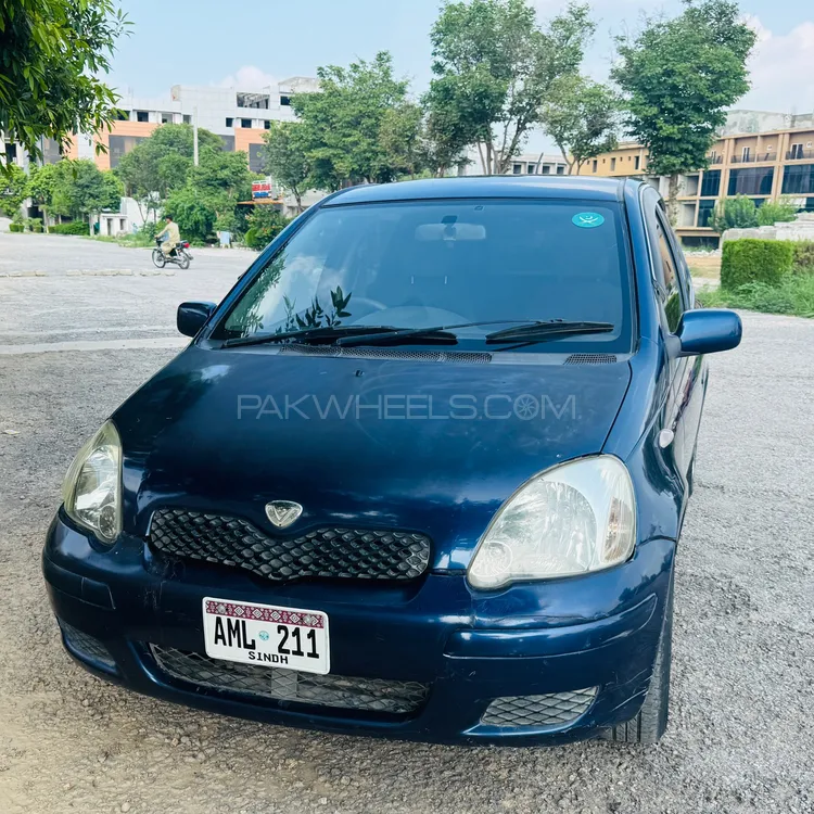 Toyota Vitz 2004 for Sale in Islamabad Image-1