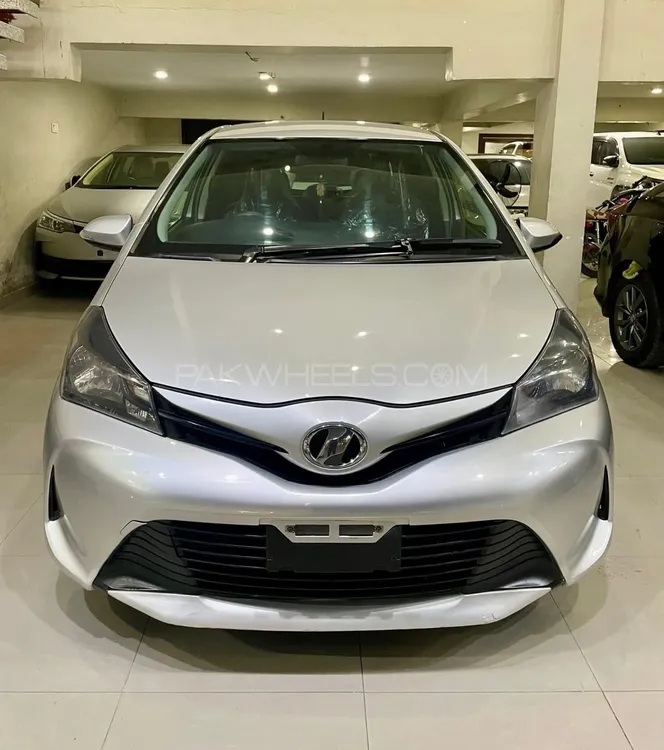 Toyota Vitz 2016 for Sale in Hyderabad Image-1