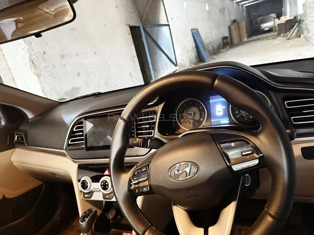 Hyundai Elantra 2022 for Sale in Faisalabad Image-1