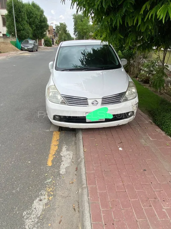 Nissan Tiida 2007 for Sale in Lahore Image-1