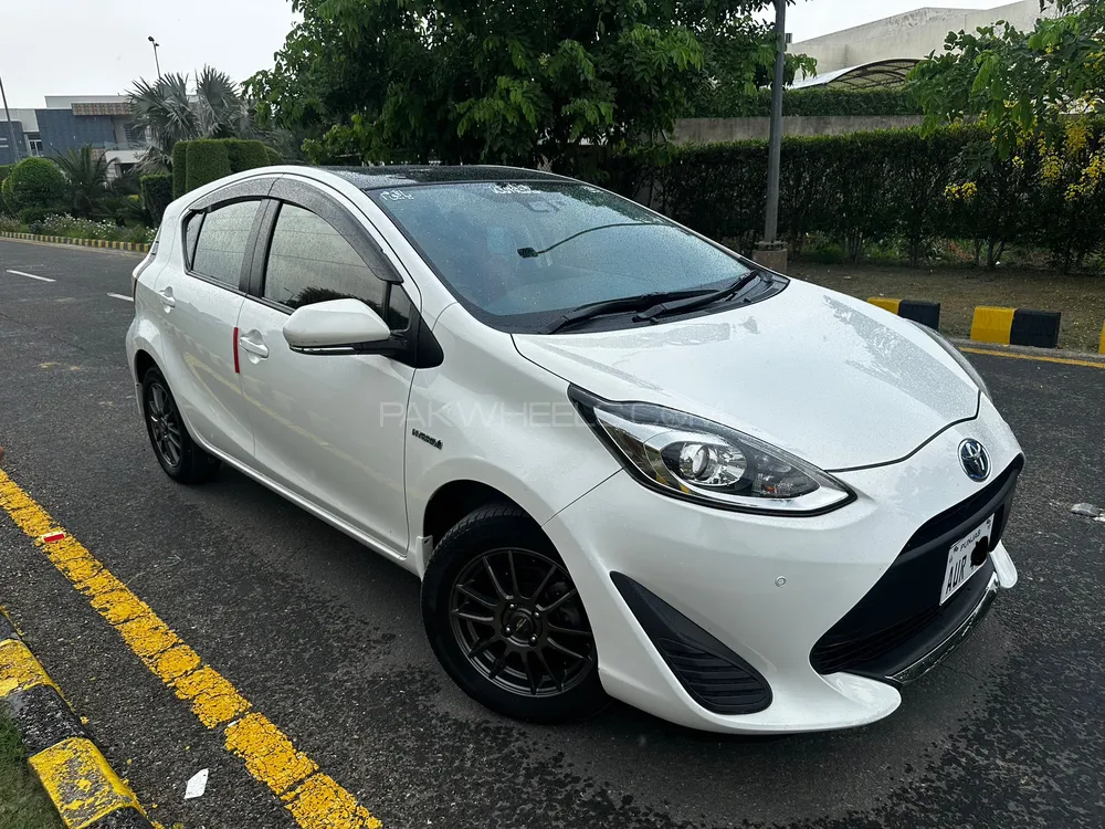 Toyota Aqua 2020 for Sale in Faisalabad Image-1