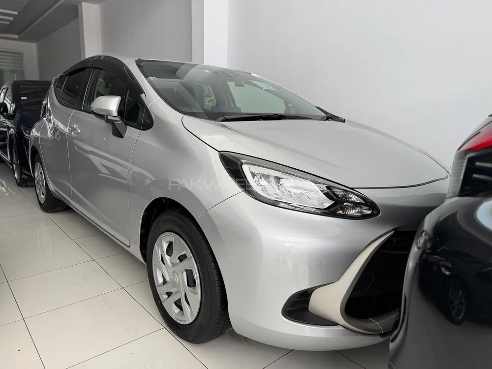 Toyota Aqua 2022 for Sale in Peshawar Image-1