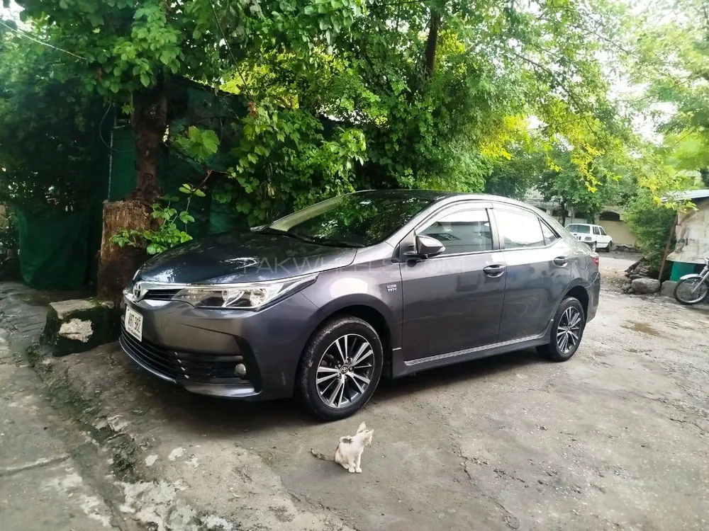 Toyota Corolla 2018 for Sale in Islamabad Image-1