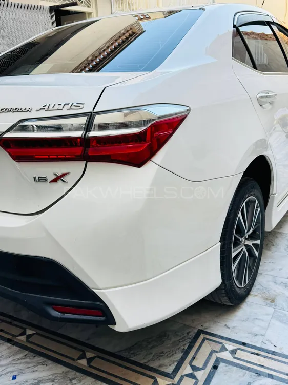 Toyota Corolla 2018 for Sale in Faisalabad Image-1