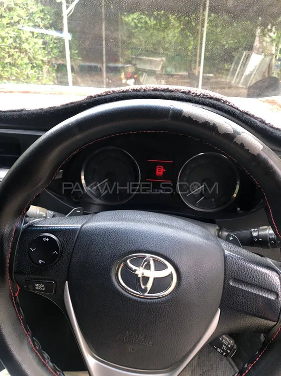 Toyota Corolla 2015 for Sale in Karachi Image-1