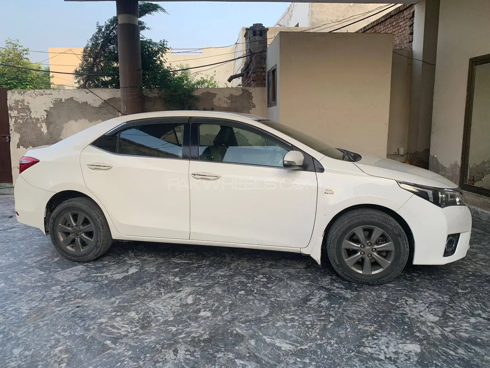 Toyota Corolla 2016 for Sale in Sargodha Image-1