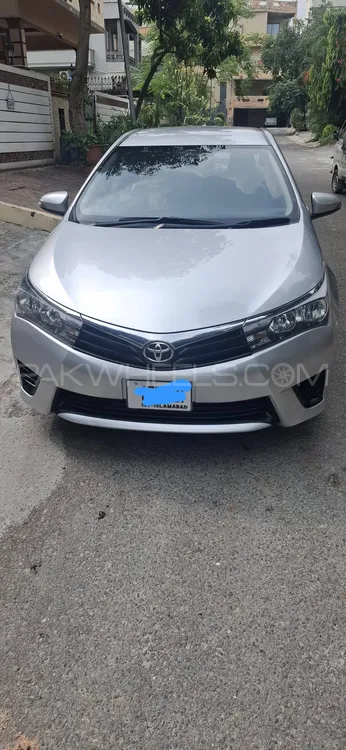 Toyota Corolla 2017 for Sale in Islamabad Image-1