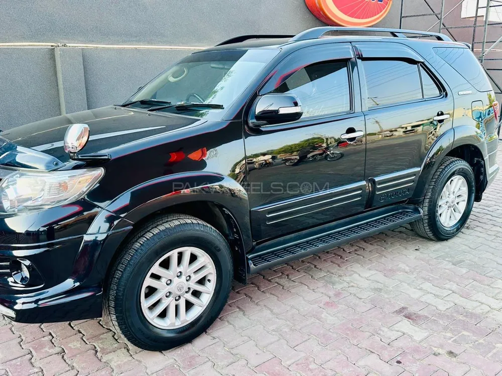 Toyota Fortuner 2015 for Sale in Multan Image-1