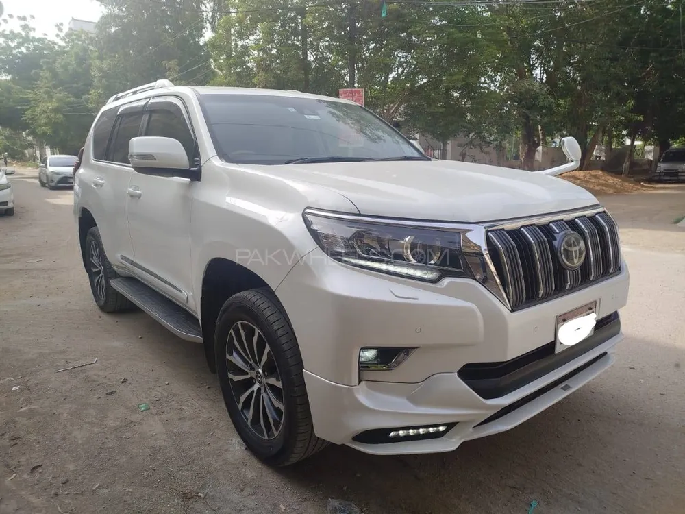 Toyota Prado 2018 for Sale in Karachi Image-1