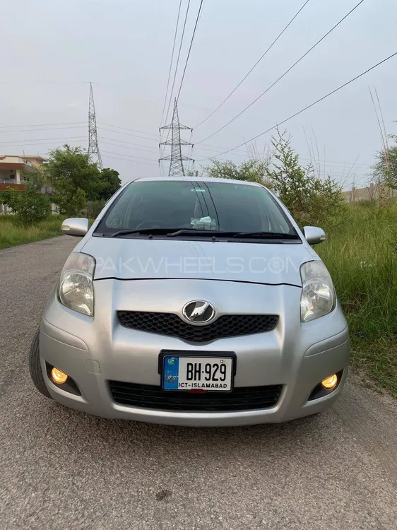 Toyota Vitz 2010 for Sale in Islamabad Image-1