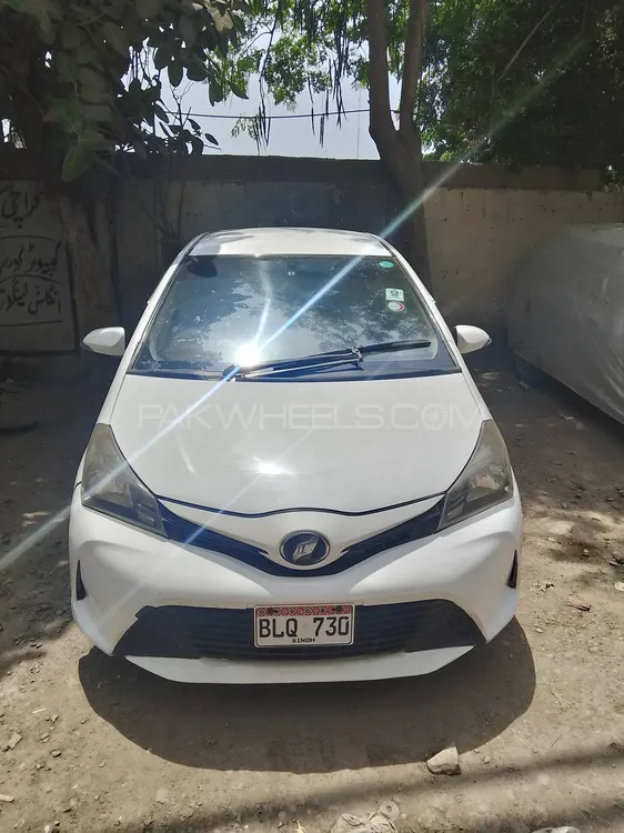 Toyota Vitz 2016 for Sale in Karachi Image-1