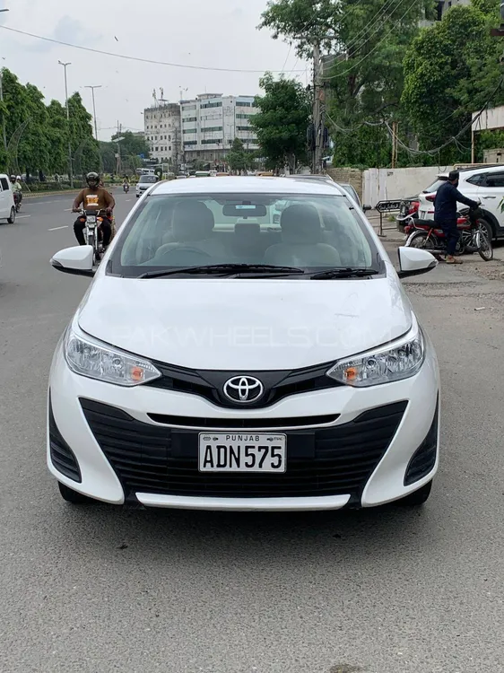 Toyota Yaris Sedan 2021 for Sale in Lahore Image-1