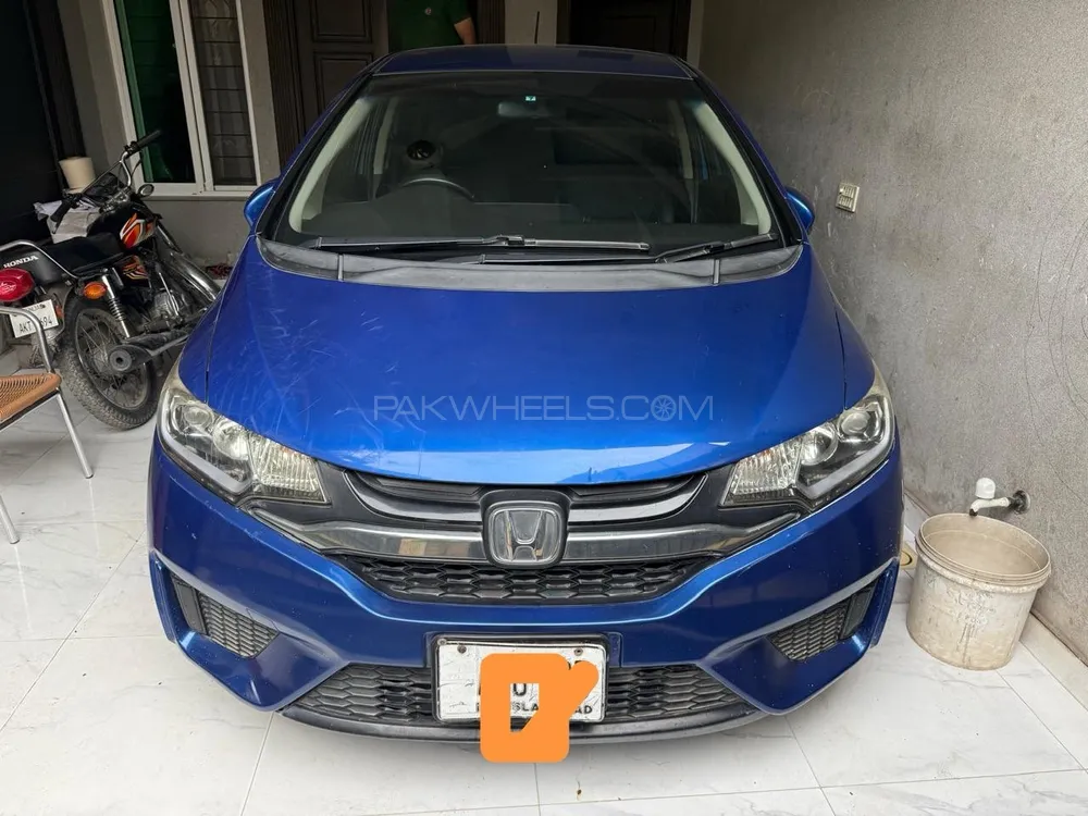 Honda Fit 2015 for Sale in Faisalabad Image-1