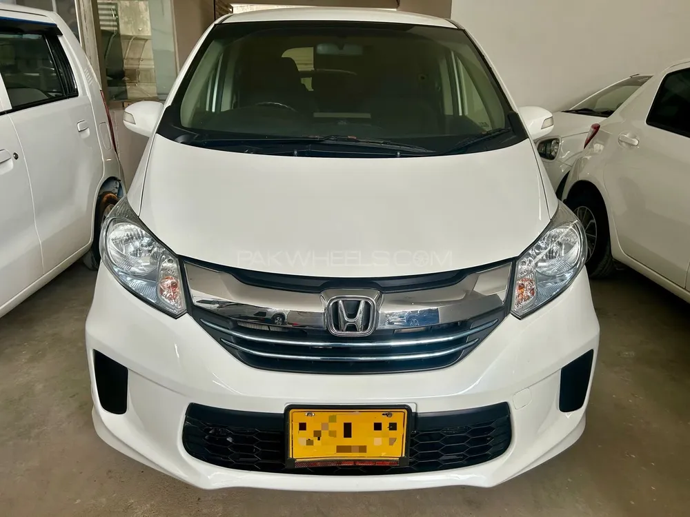 Honda Freed 2014 for Sale in Karachi Image-1