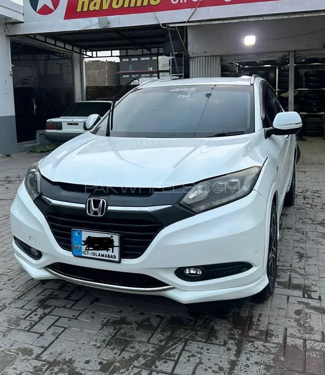 Honda Vezel 2015 for Sale in Peshawar Image-1