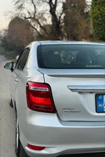 Toyota Corolla Axio Hybrid 1.5 2015 for Sale