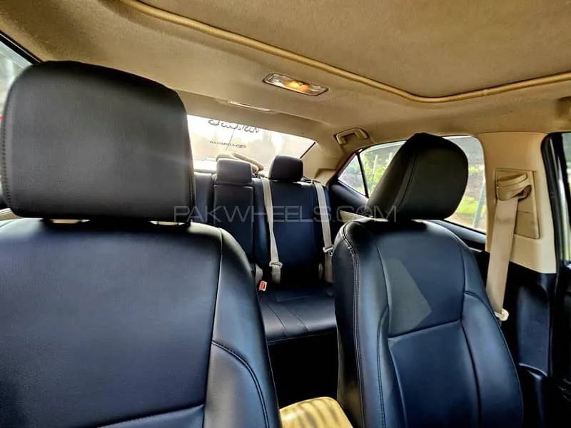 Toyota Corolla 2015 for Sale in Faisalabad Image-1