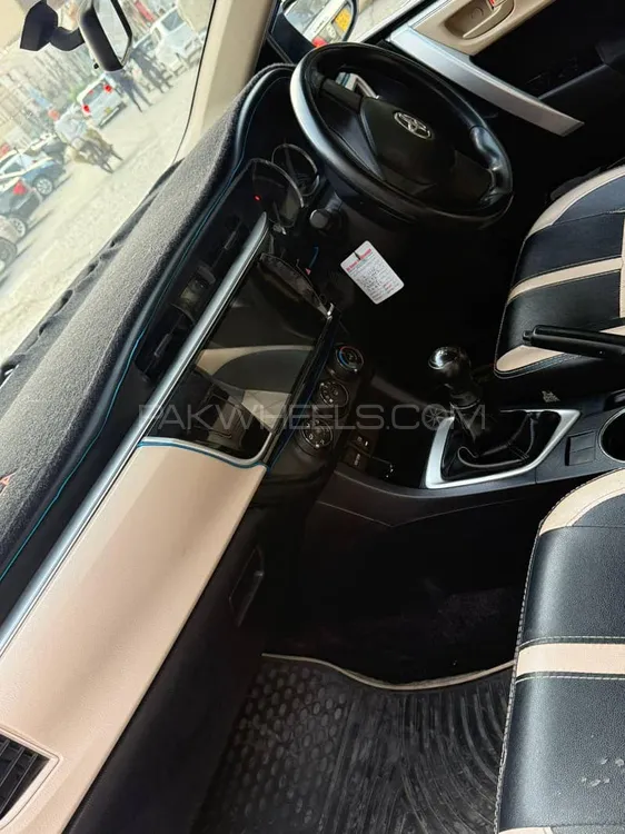 Toyota Corolla 2016 for Sale in Karachi Image-1