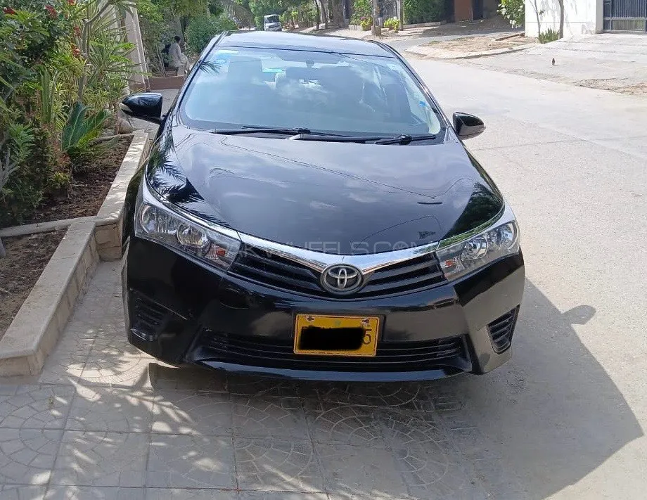 Toyota Corolla 2015 for Sale in Karachi Image-1