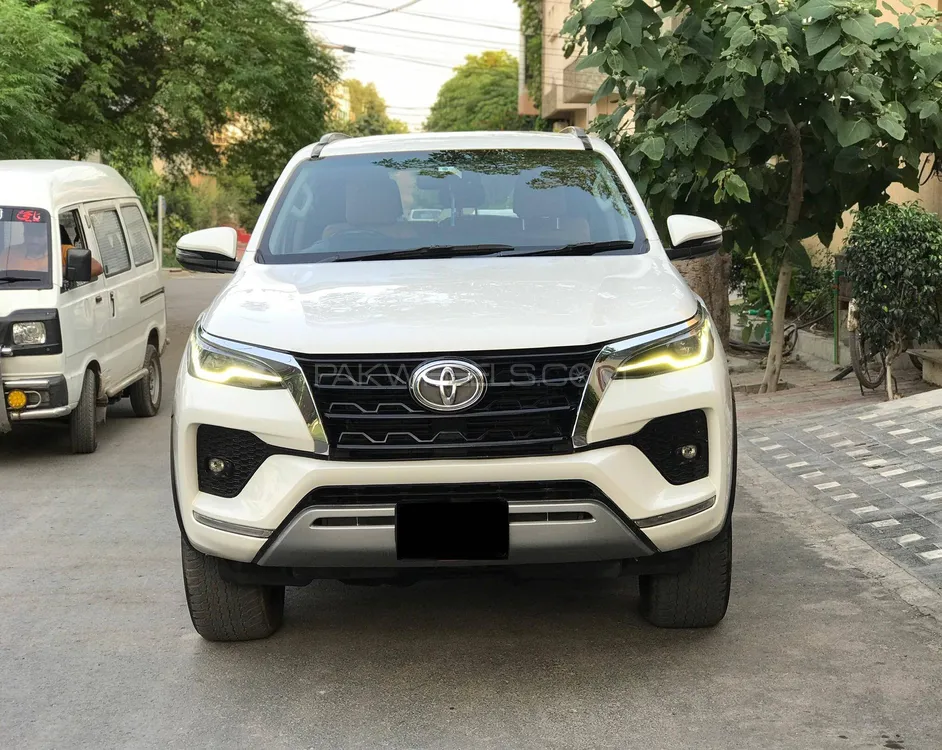 Toyota Fortuner 2021 for Sale in Faisalabad Image-1
