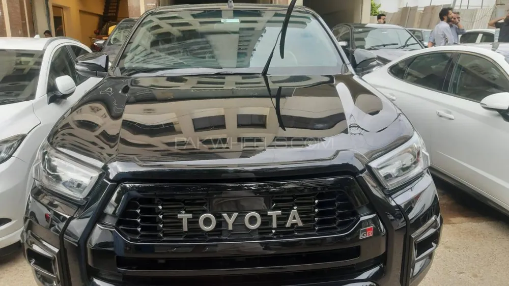 Toyota Hilux 2025 for Sale in Karachi Image-1