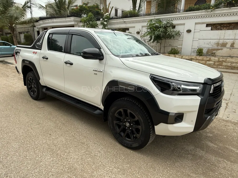 Toyota Hilux 2023 for Sale in Karachi Image-1
