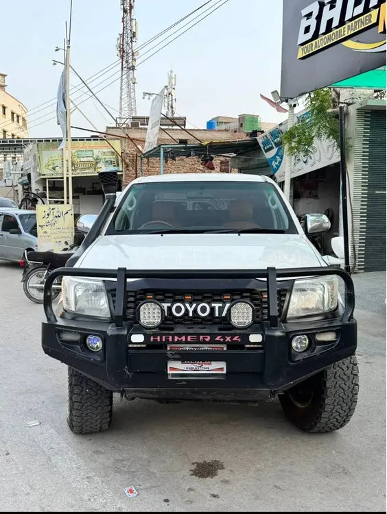 Toyota Hilux 2012 for Sale in Hyderabad Image-1