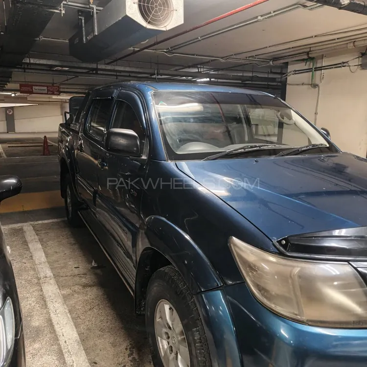Toyota Hilux 2013 for Sale in Karachi Image-1