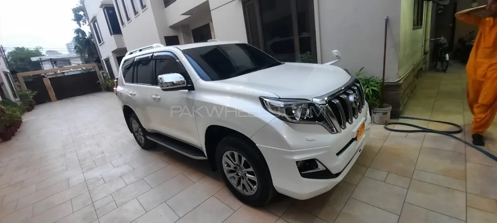 Toyota Prado 2021 for Sale in Karachi Image-1