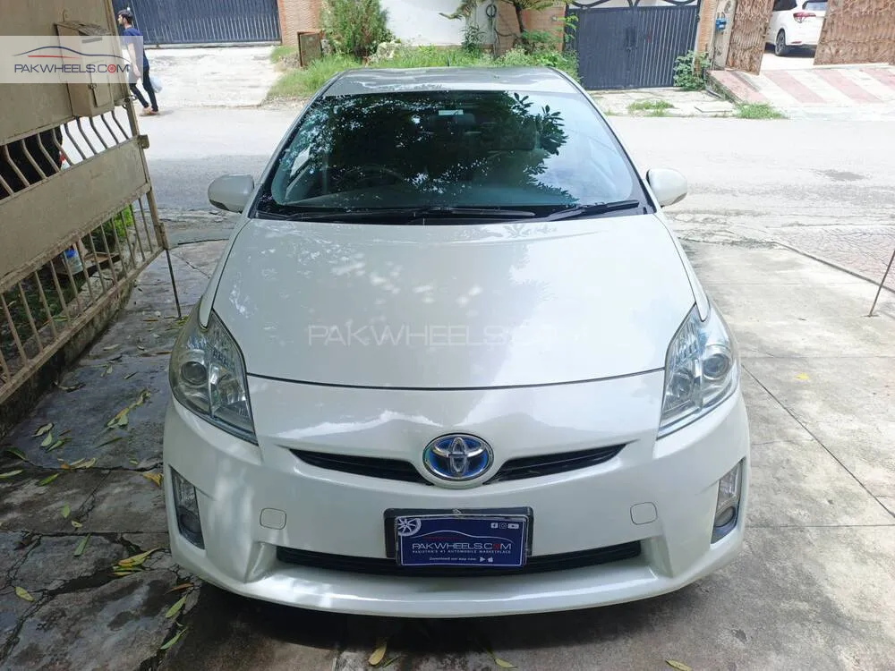Toyota Prius 2010 for Sale in Islamabad Image-1