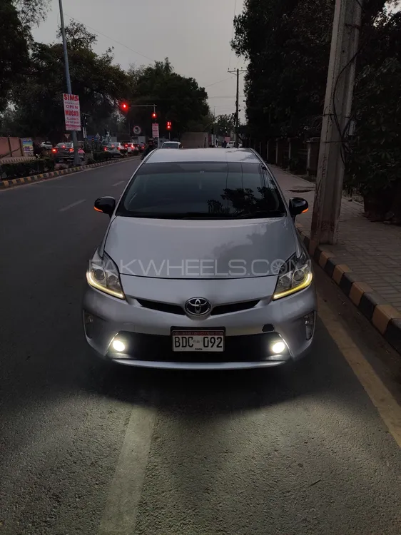 Toyota Prius 2011 for Sale in Sahiwal Image-1