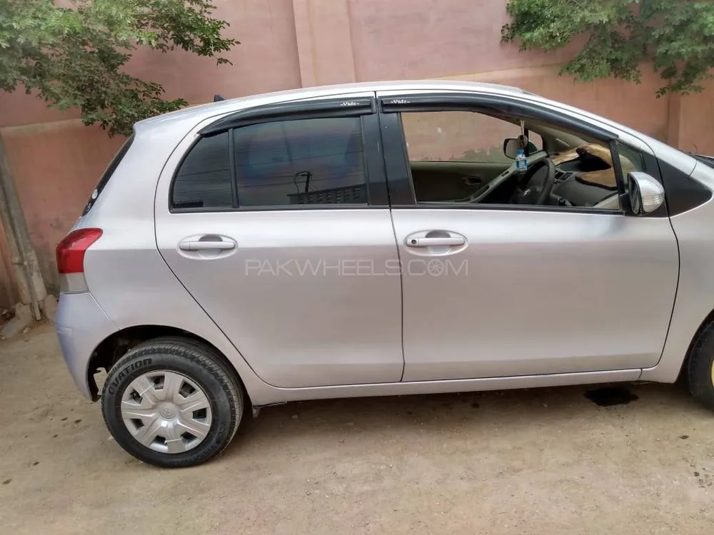 Toyota Vitz 2008 for Sale in Karachi Image-1