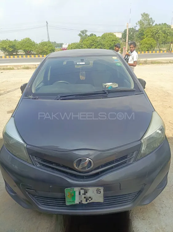 Toyota Vitz 2011 for Sale in Lahore Image-1