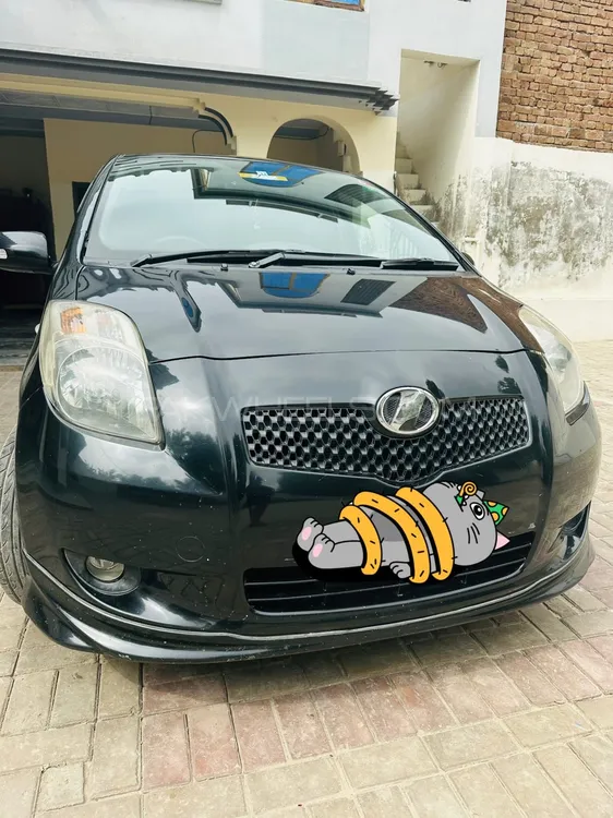 Toyota Vitz 2008 for Sale in Muzaffar Gargh Image-1