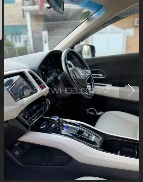 Honda Vezel 2016 for Sale in Islamabad Image-1
