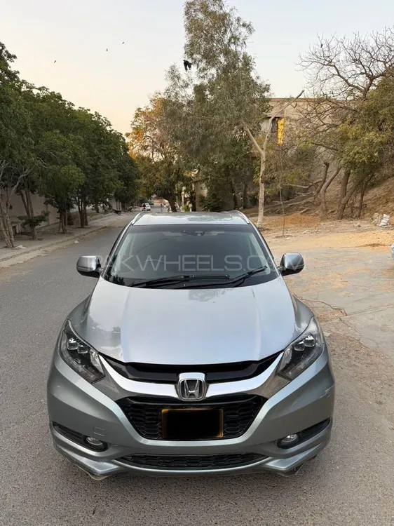 Honda Vezel 2014 for Sale in Karachi Image-1