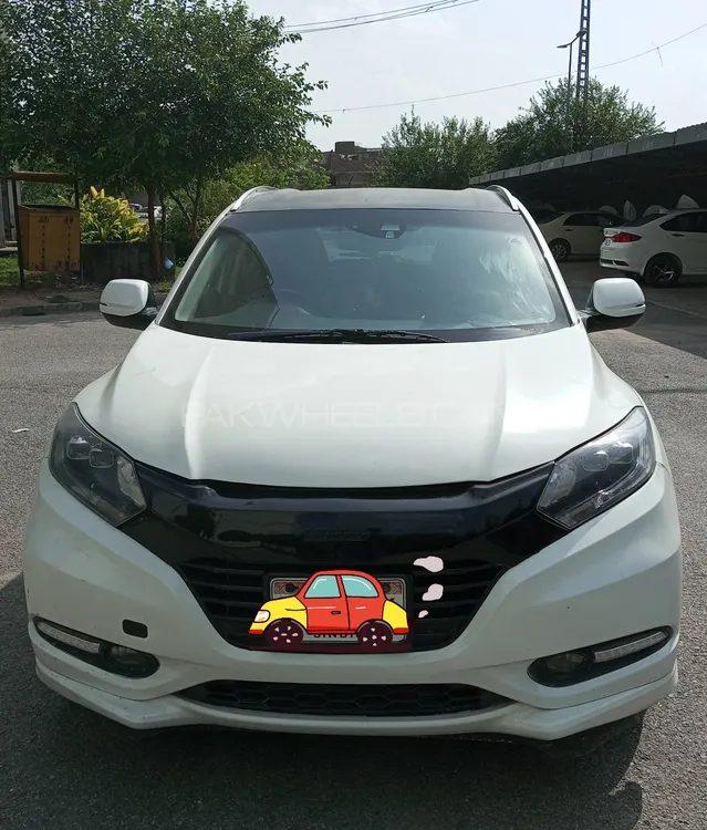 Honda Vezel 2015 for Sale in Rawalpindi Image-1