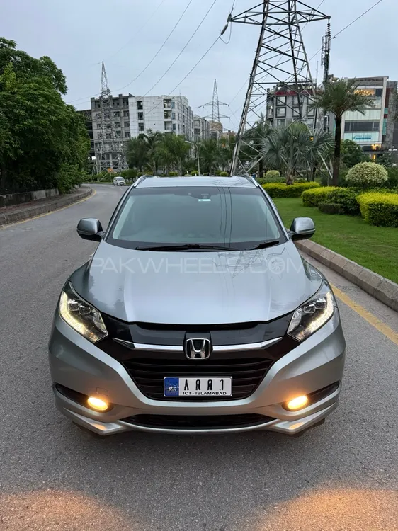 Honda Vezel 2015 for Sale in Islamabad Image-1