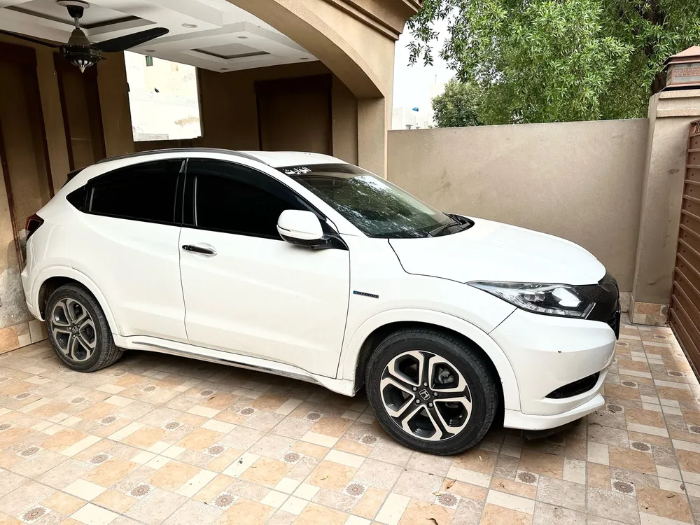 Honda Vezel 2016 for Sale in Lahore Image-1
