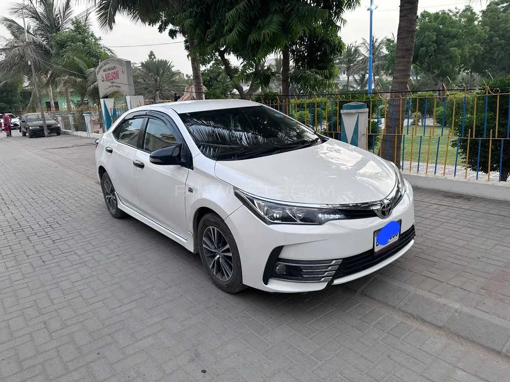 Toyota Corolla 2018 for Sale in Karachi Image-1