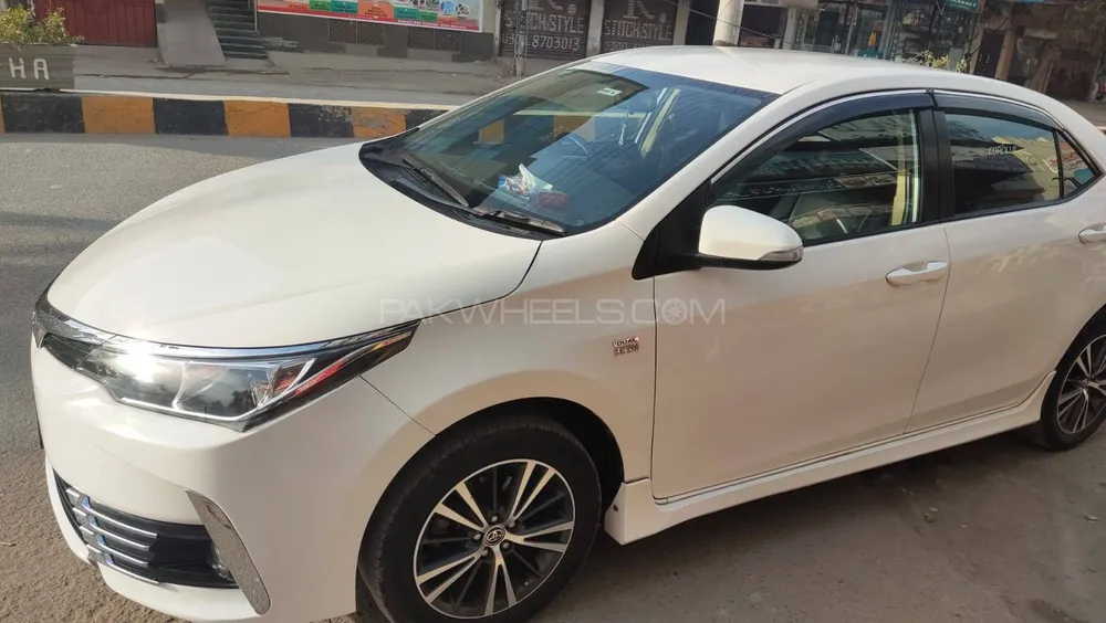 Toyota Corolla 2019 for Sale in Faisalabad Image-1