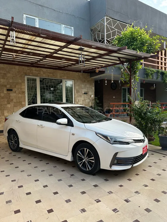 Toyota Corolla 2018 for Sale in Peshawar Image-1
