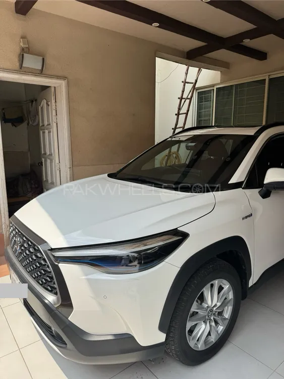 Toyota Corolla Cross 2024 for Sale in Faisalabad Image-1