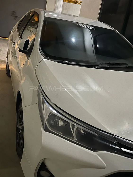 Toyota Corolla 2015 for Sale in Karachi Image-1
